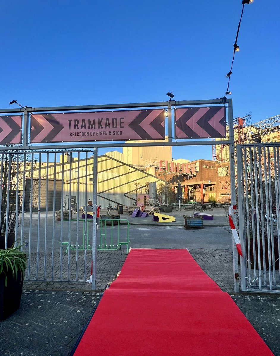 Verbinding mooie plekken in de stad <a href="/werkwarenhuis/">WERKWARENHUIS</a> @verkadefabriek <a href="/Tramkade/">Tramkade</a> #betredenopeigenrisico