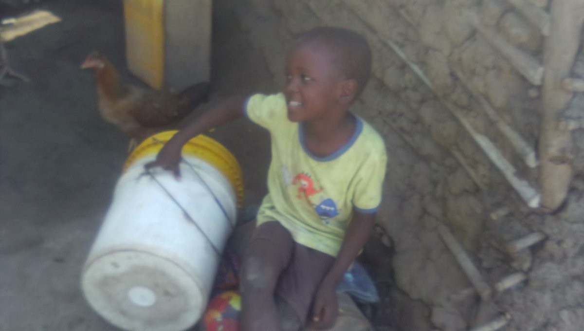 Hope4ChildDiani's tweet photo. Kadongo is a 4-year-old boy who hasn't gotten a chance to join school due to the poverty at home. But he can still afford to smile 😃. We are determined to make the smile a reality and sustain it by taking him to school 🏫.  Be part of his success story by #donating #sponsoring https://t.co/JqGZ2D8Uu8
