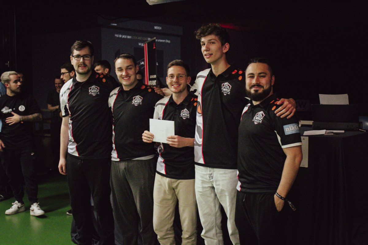 People of <a href="/LockAndLoadCH/">Lock and Load</a>: Danke, dass wir Teil dieses Happenings sein durften. Wir freuen uns schon aufs nächste Mal um #DiebesteLANderWelt noch besser zu machen! 😎

Das ganze Album gibts auf links.erupt.ch 😊