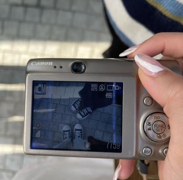 chuoviscuo1's tweet image. ⌕ sᧉαrch : #studytwt #studytwtbr !

⠀⠀• 19, INTJ
⠀⠀• Ela/Dela
⠀⠀• Foco em Concursos Públicos 
⠀⠀• Biologia - Unesp (1/10)
⠀⠀• Biblioteconomia (1/6)
⠀⠀• PT/BR  ₊˚.  Estudando Inglês &amp;amp; Esp.

☆ : իorror movies, series, books, plαnts &amp;amp; αnimαls 🤲🏻  ֹ  ֪֪