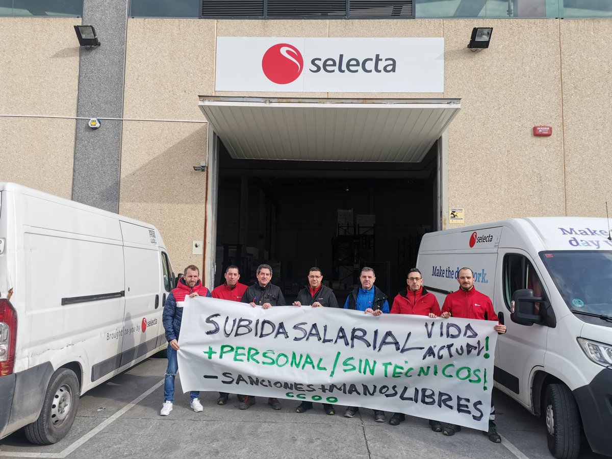 Trabajador@s de <a href="/Selecta_spain/">Selecta España</a> se han manifestado en el centro de trabajo de #Zamudio

 🔴POR UNA SUBIDA SALARIAL DIGNA 💸.

Además <a href="/Selecta_spain/">Selecta España</a> no contrata a personal suficiente, sobrecargando de trabajo y sancionando a su plantilla. 

#SalarioOConflicto #StopAvariaEmpresarial