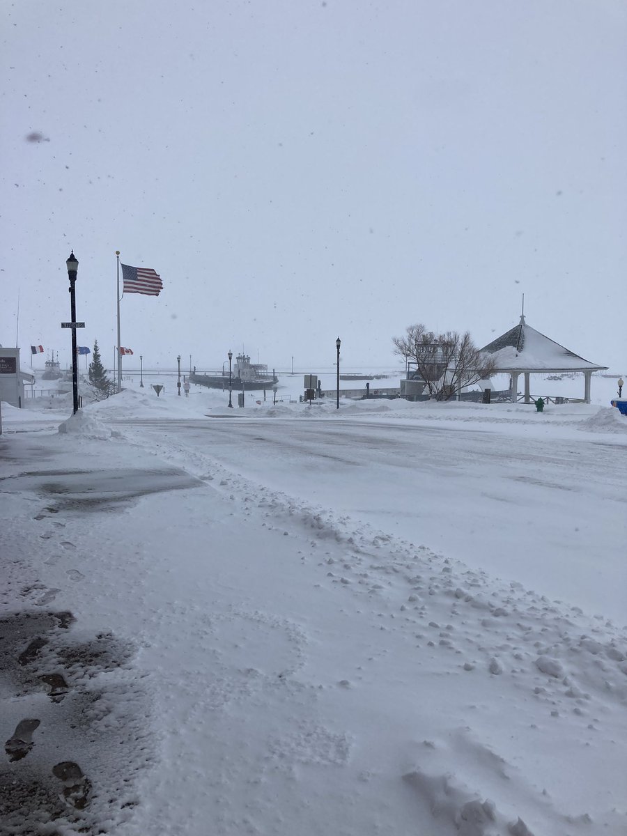 FrancoisDip's tweet photo. My work view this morning…. #sickofsnow https://t.co/TBN31IB75F