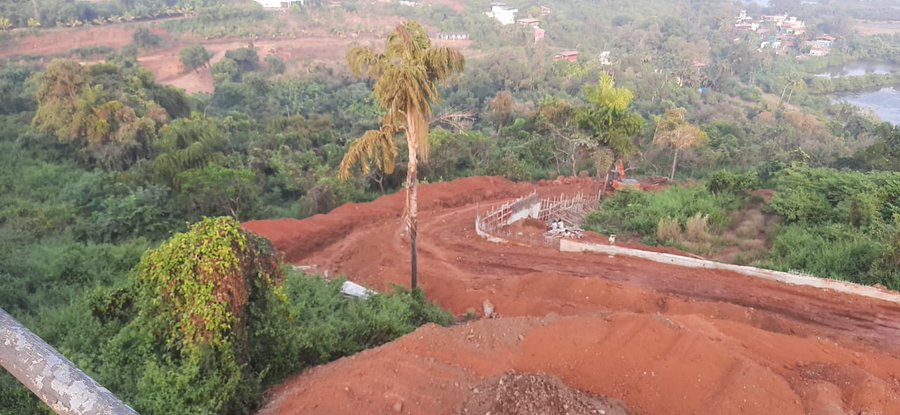 PrakashWKamatPK's tweet photo. Goa going gone...
highlights: massive Hill cutting in Wadwad-#Curca in survey number 20/1-A.
TCP Minister should take immediate action and stop this destruction..
The vegetation gone.... Poor birds lost their homes
@visrane https://t.co/fJiKlw7Sm5