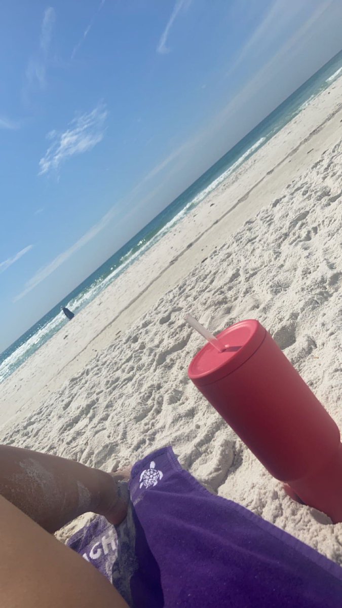 Claire_ashlen's tweet image. This is my everyday view now, I’m not complaining