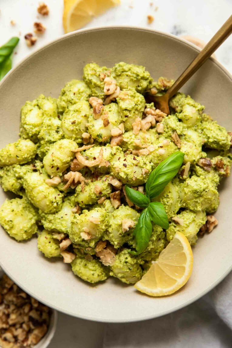 Jar_Of_Lemons's tweet photo. The best spring-inspired recipes to make in March along with a behind-the-scenes look at life lately. Here is this month's newsletter!

GO TO THE POST: https://t.co/GYyHGVmhRc https://t.co/hn56HbhoXe