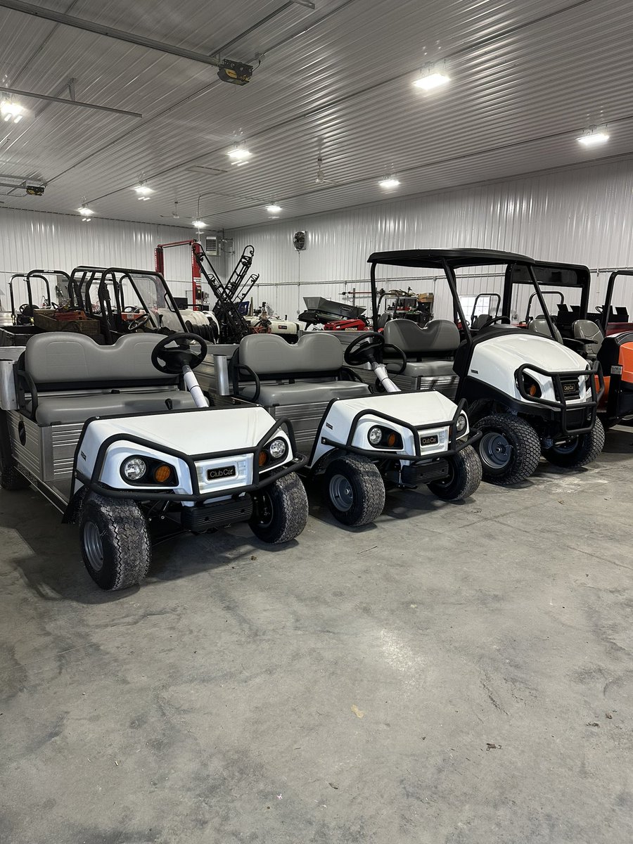 PickeringReid's tweet photo. If you have club car maintenance vehicles, do you prefer the club car 502 or the 500. https://t.co/3xZnyvGF4T