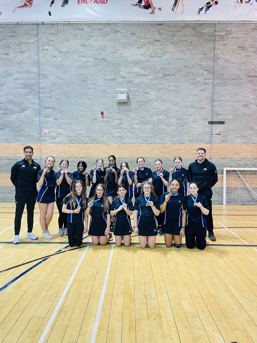 Congratulations to our Year 7/8 girls handball team that picked up a silver medal 🥈 at the County School Games. Year 9/10 girls also picked up a bronze medal🥉 Proud of you all 💪🏽