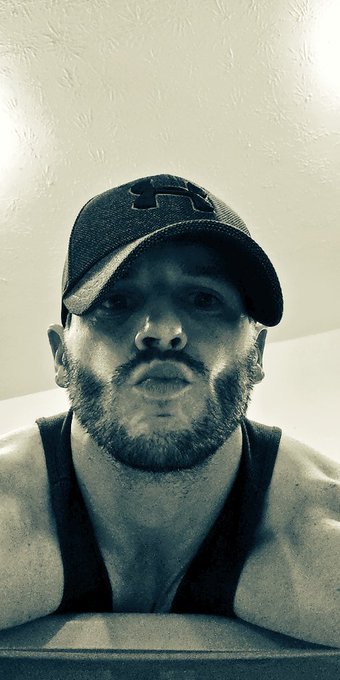 Getting my workout in and heading to have some drinks And fun!!! https://t.co/ZMtZoWSwts