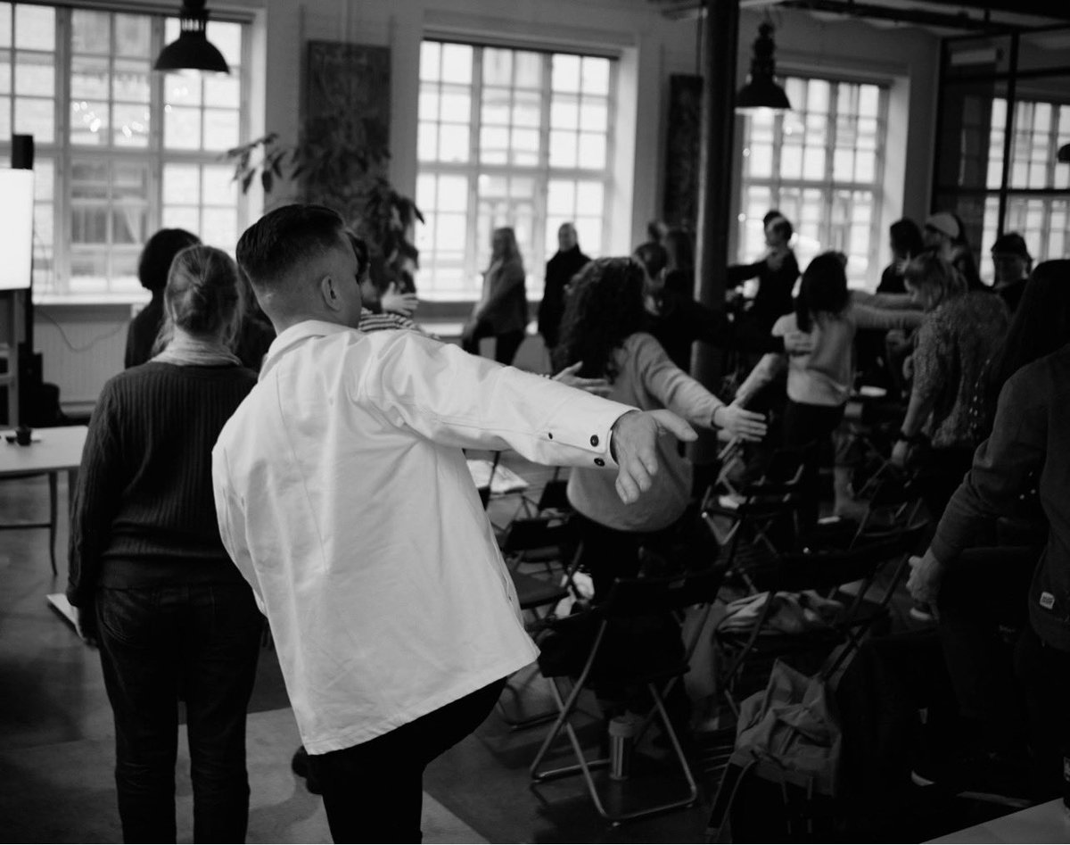 Gothenburg_CM's tweet image. It was with “A touch of inspiration” that Cicci Liljedahl challenged us to reflect on what is stopping us from achieving our dreams. Her hand-on exercise lead us to enter the weekend with a ‘just do it’ attitude! Thank you Cicci for your positive energy
🧡
#CMTouch #CMgbg