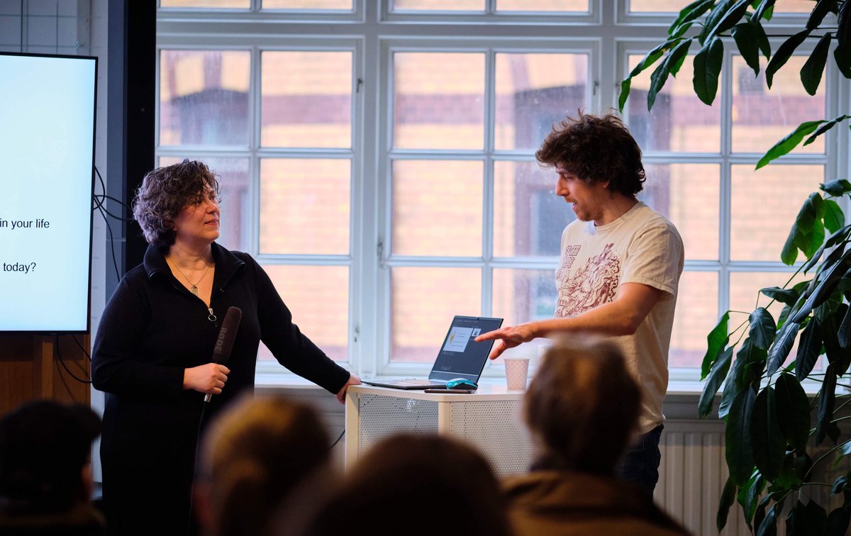 Gothenburg_CM's tweet image. It was with “A touch of inspiration” that Cicci Liljedahl challenged us to reflect on what is stopping us from achieving our dreams. Her hand-on exercise lead us to enter the weekend with a ‘just do it’ attitude! Thank you Cicci for your positive energy
🧡
#CMTouch #CMgbg