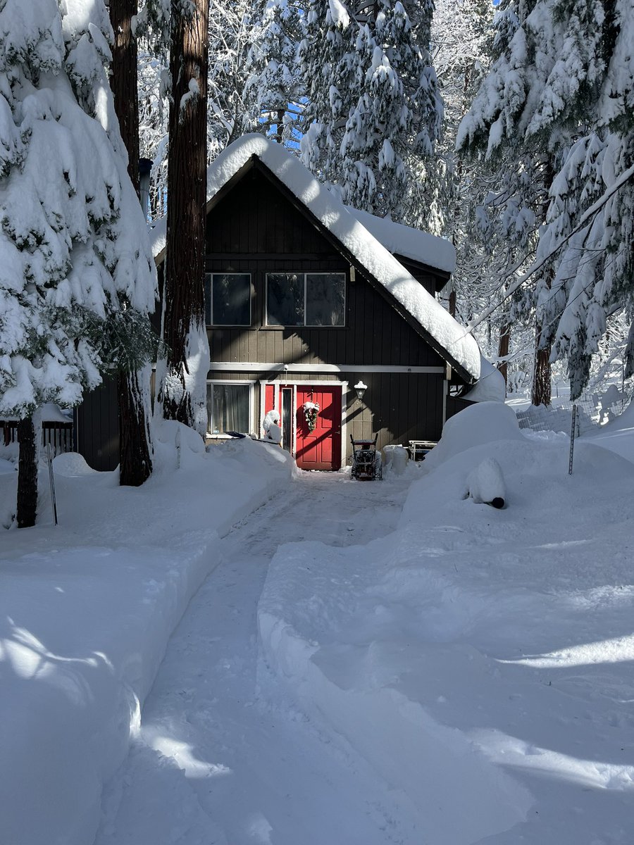 wtfchuck08's tweet image. Cabin in the Sierra’s checking in!