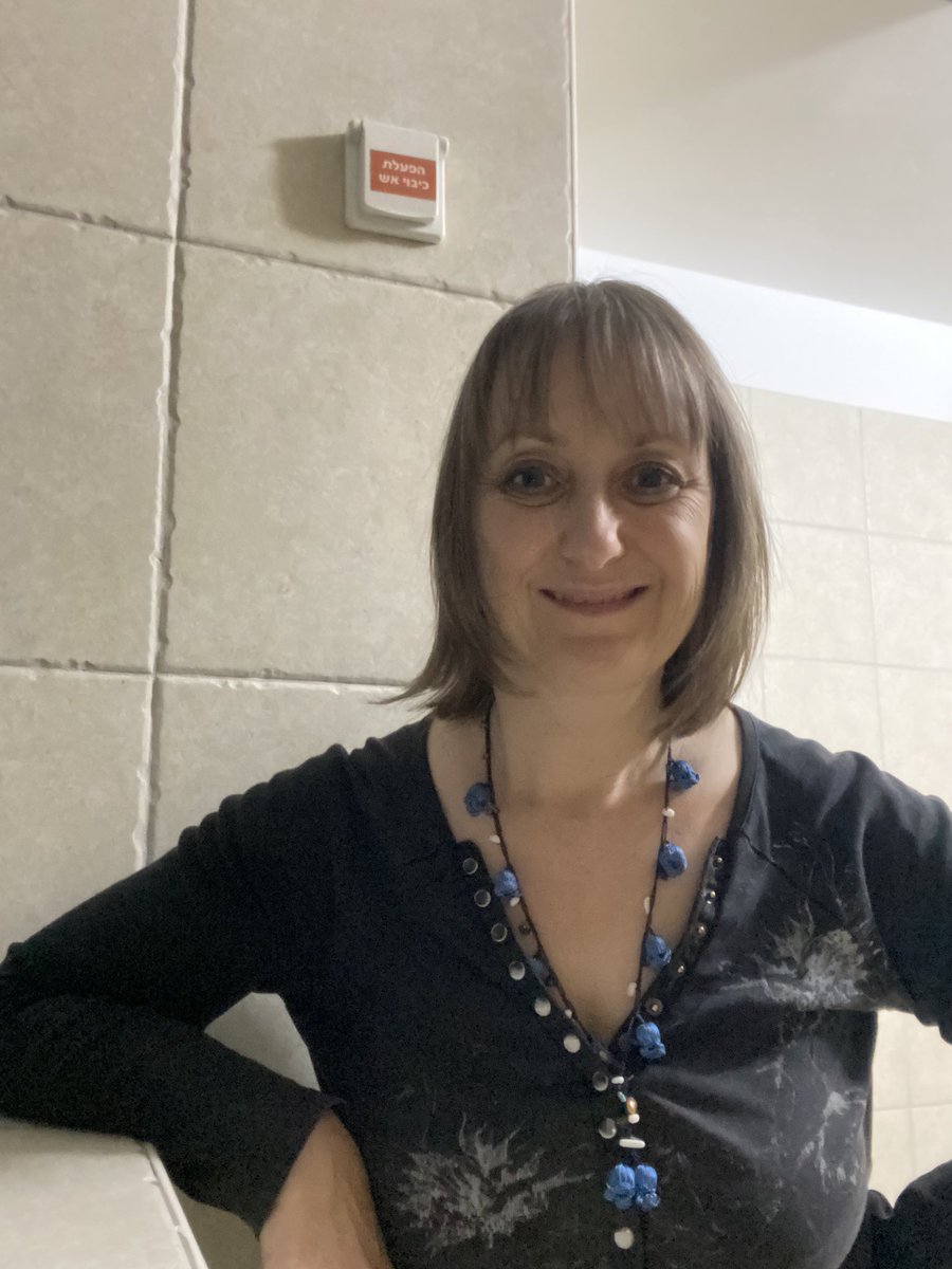 EsmeYona's tweet photo. Sporting a new hairdo and getting in those mountain climbers for day 1 of the #100mountainclimberschallenge, in jeans n’all 🤪
#mountainpeakersmarchchallenge
#israelipeakers
#mypeakchallenge
#mpc2023
#peakerforlife https://t.co/7Fl31rIZ2R