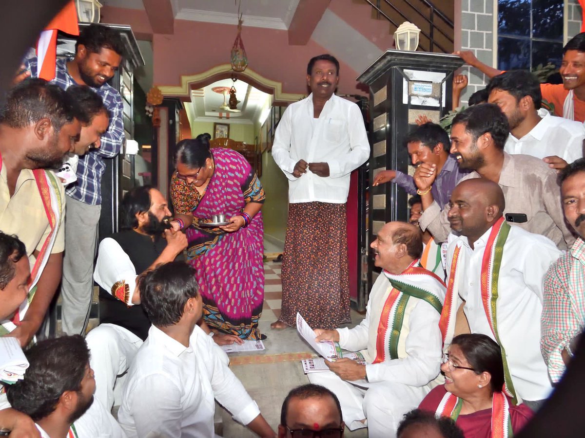 girishgoaINC's tweet photo. In Telangana @HathJodoYatraTS Yatra simultaneously going on in various districts. Today door to door campaign in Kodad town in which Shri @Manikrao_INC Ji @INCIndia incharge @INCTelangana , @UttamINC MP &amp; exPresident TPCC &amp; other leaders participate. 
#YatraForChange @bharatjodo https://t.co/nR3aynWHF8