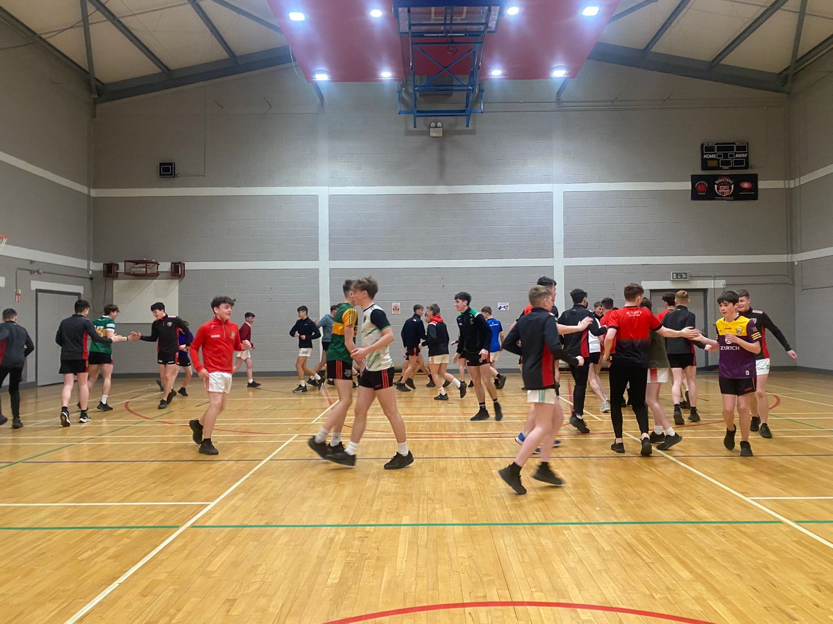 OffalyGAACoach's tweet photo. Brilliant turn out in Offaly C&amp;G High Performance Hub in @SMESecondary with over 45 students being put through their paces as part of our Athletic Development programme with Performance GDA @MahonConal. https://t.co/HI4PqtiALQ