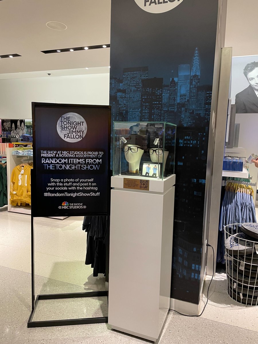FallonTonight's tweet photo. Check out Jimmy and Paul Rudd’s Teenie Weenie Beanies in person at @TheShopAtNBC in our #RandomTonightShowStuff exhibit! #FallonTonight https://t.co/BaKCnBxZGO