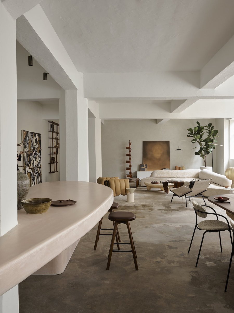 NATALIALABEL's tweet image. The shapes, colours and textures in this home. Crème de la crème.