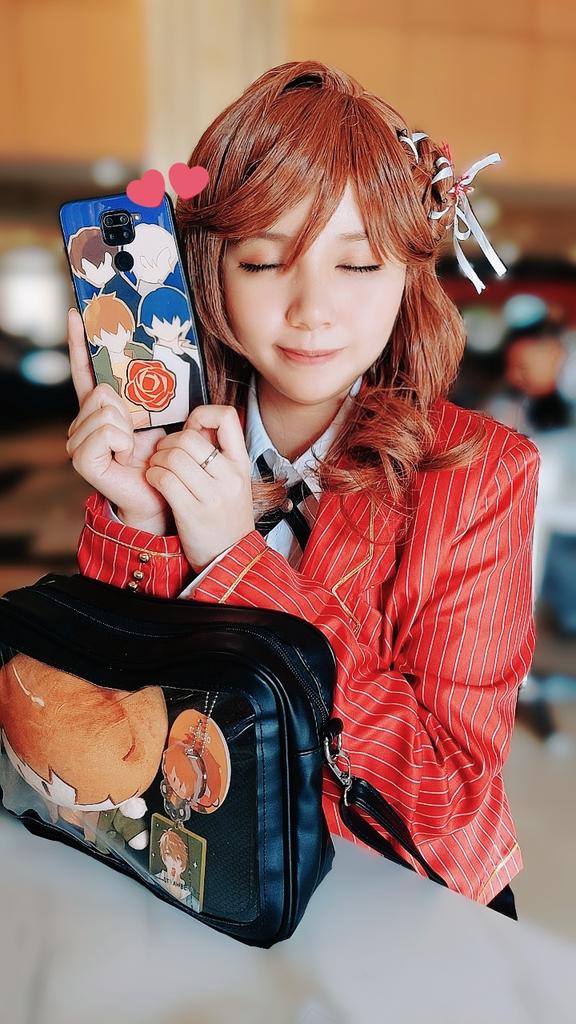 jann_801's tweet photo. Cosplay as Rosa from Tears of Themis 🌹
Also with my cute phonecase 🥰
#TearsOfThemis #TearsOfThemisCosplay #Cosplay #TearsOfThemisRosa https://t.co/lQuTrK2j3H