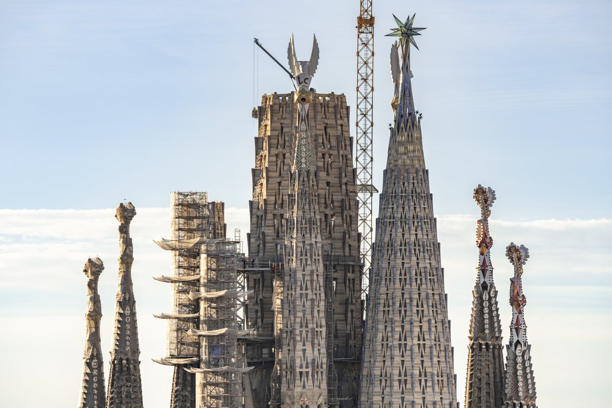 catreligio's tweet photo. 🏗️ “Constatem una progressiva normalització de les visites” 👉🏼 La #SagradaFamília presenta la memòria anual per fer balanç de l'activitat econòmica, social i cultural de la basílica https://t.co/WHMop7qL0I https://t.co/4no0eGbM40