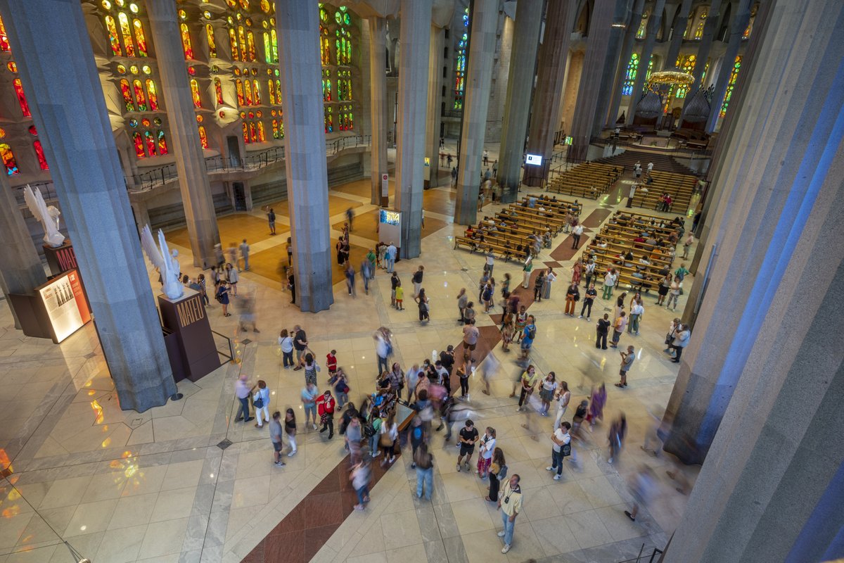 🏗️ “Constatem una progressiva normalització de les visites” 👉🏼 La #SagradaFamília presenta la memòria anual per fer balanç de l'activitat econòmica, social i cultural de la basílica dlvr.it/SkB9kB