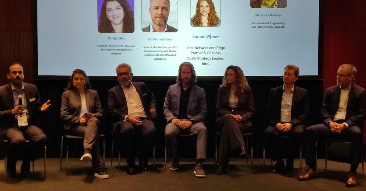hcltech's tweet photo. 📸 We engaged an audience of analysts, customers and industry leaders at the Analyst-CXO Forum in #Barcelona, Spain, on the sidelines of #MWC2023. The briefing featured insights on the need for digital resilience. For more #HCLTechAtMWC23 visit  https://t.co/lxUjKj3qwe
#MWC23 https://t.co/5XMhfn7YmM