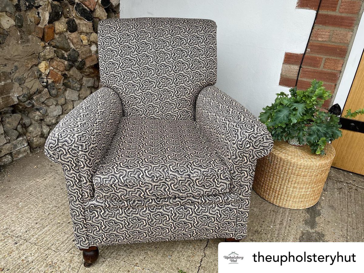 THE_AMUSF's tweet image. 🪡 The Upholstery Hut joins AMUSF! 

The Upholstery Hut is an AMUSF qualified upholsterer trained in traditional and modern upholstery, operating from a workshop in Timworth near Bury St Edmunds. 

Welcome, The Upholstery Hut! 🥳. 

#upholstery #upholsterer #amusf