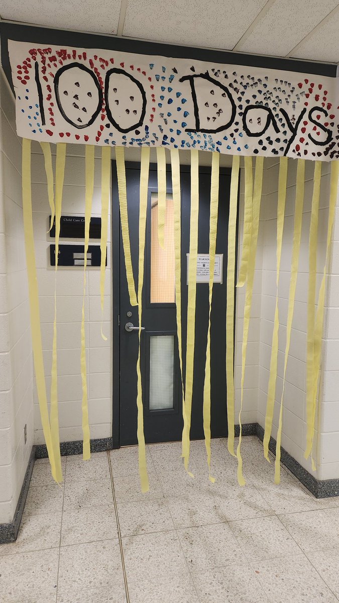 MsSingh209's tweet photo. Celebrating 100 days of school. 💯🎉🥳 @tdsb @LambtonParkTDSB https://t.co/pgz5b6QjZu