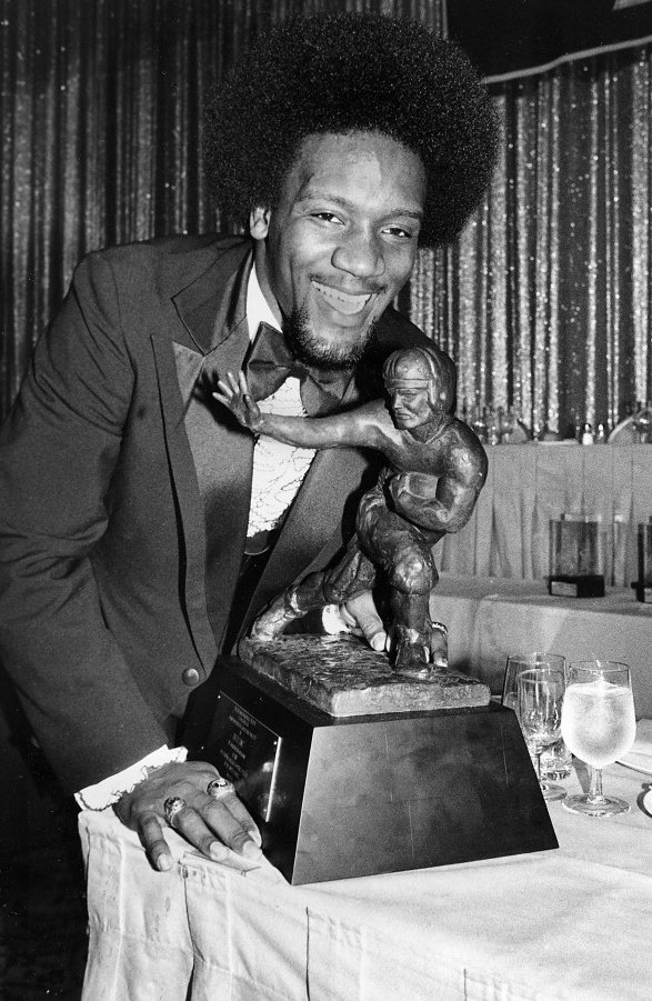 1stDown_Scout's tweet image. Throwback Wednesday....

For The GREAT RB #BillySims!
A Great Collegiate at #Oklahoma And With The #Lions In The NFL.