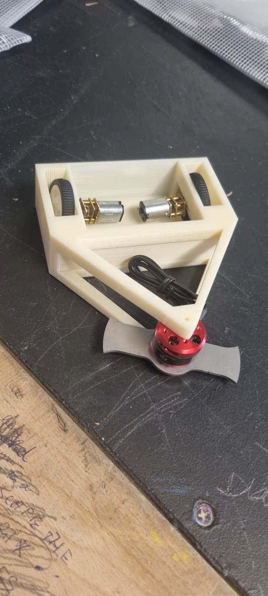 Second iteration of the spinner robot. Some size adjustments made and already addeded a hollow tube for the motor wire to get back to the wiring compartment on the next version. Wiring will be ready to go in soon <a href="/Broadway_School/">Broadway Academy</a> #antweight #battlebots #cocurricular #edutwitter