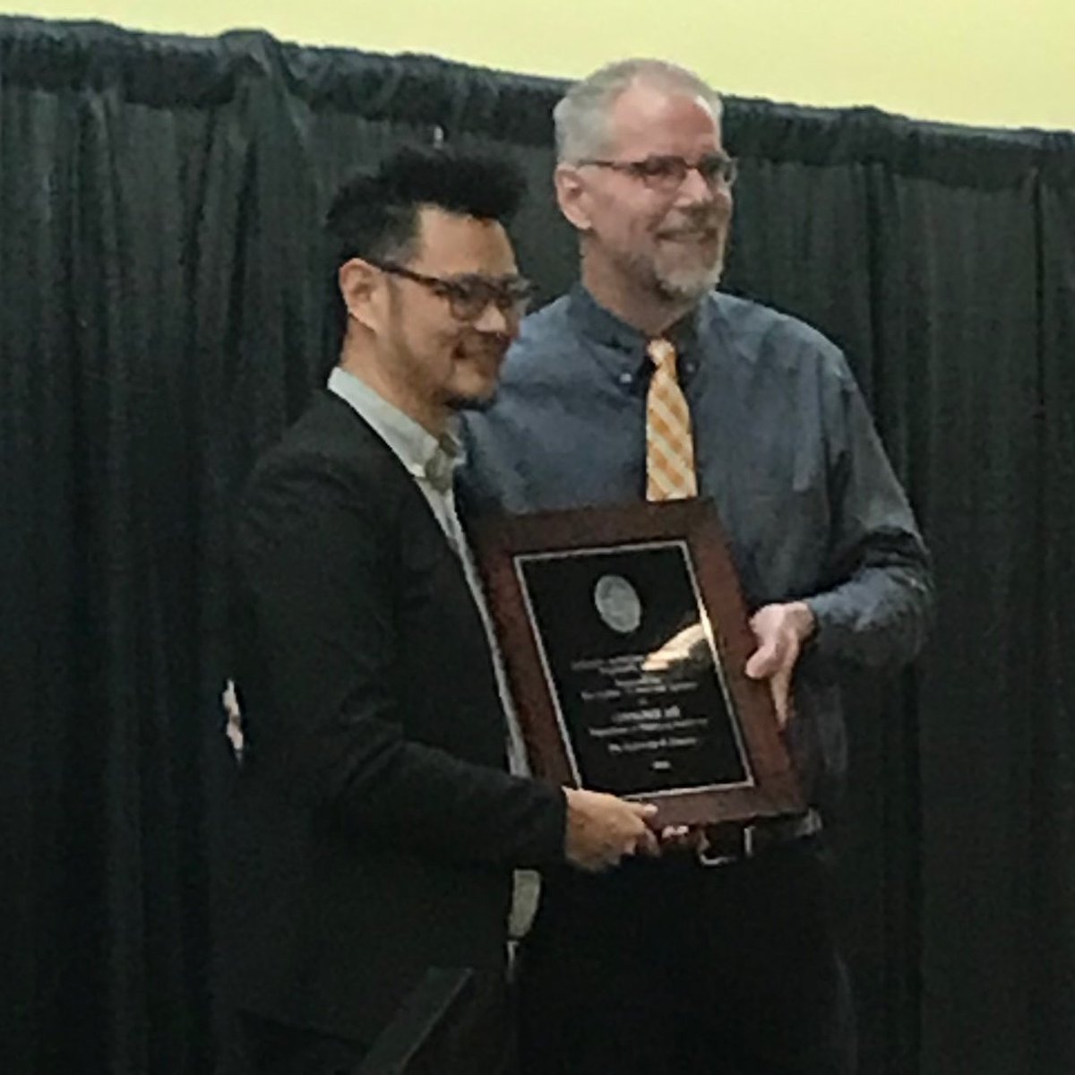 Last night two amazing @UTKPhysAstro faculty members were feted at the 2022 @ArtsSciencesUT Award Ceremony. Prof. Hanno Weitering for Distinguished Research and Prof. @larrylee for Faculty Outreach Teaching. Congrats for these well deserved honors!
