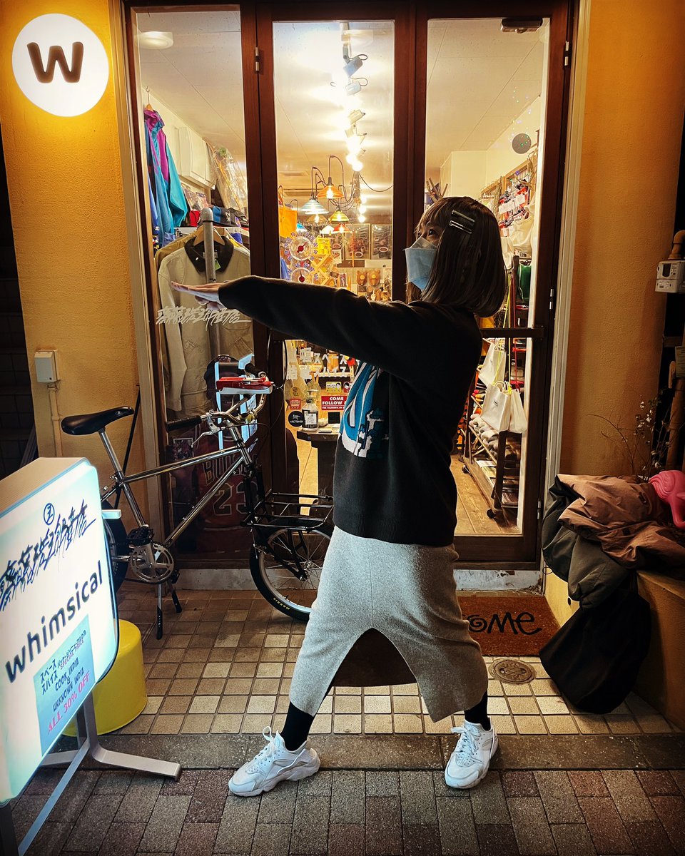 tsunokawafarm's tweet photo. 夜打ち合わせでかりぃーぷぁくぷぁくさんがやって来たよ。
お願いして【ス】やってもらった。
#currymason #咖喱結社 #カリーメイソン #着るカレー #カレー #スパイス #スパイスカレー #spicehack #スパイスハック https://t.co/8VZNwDHCO5