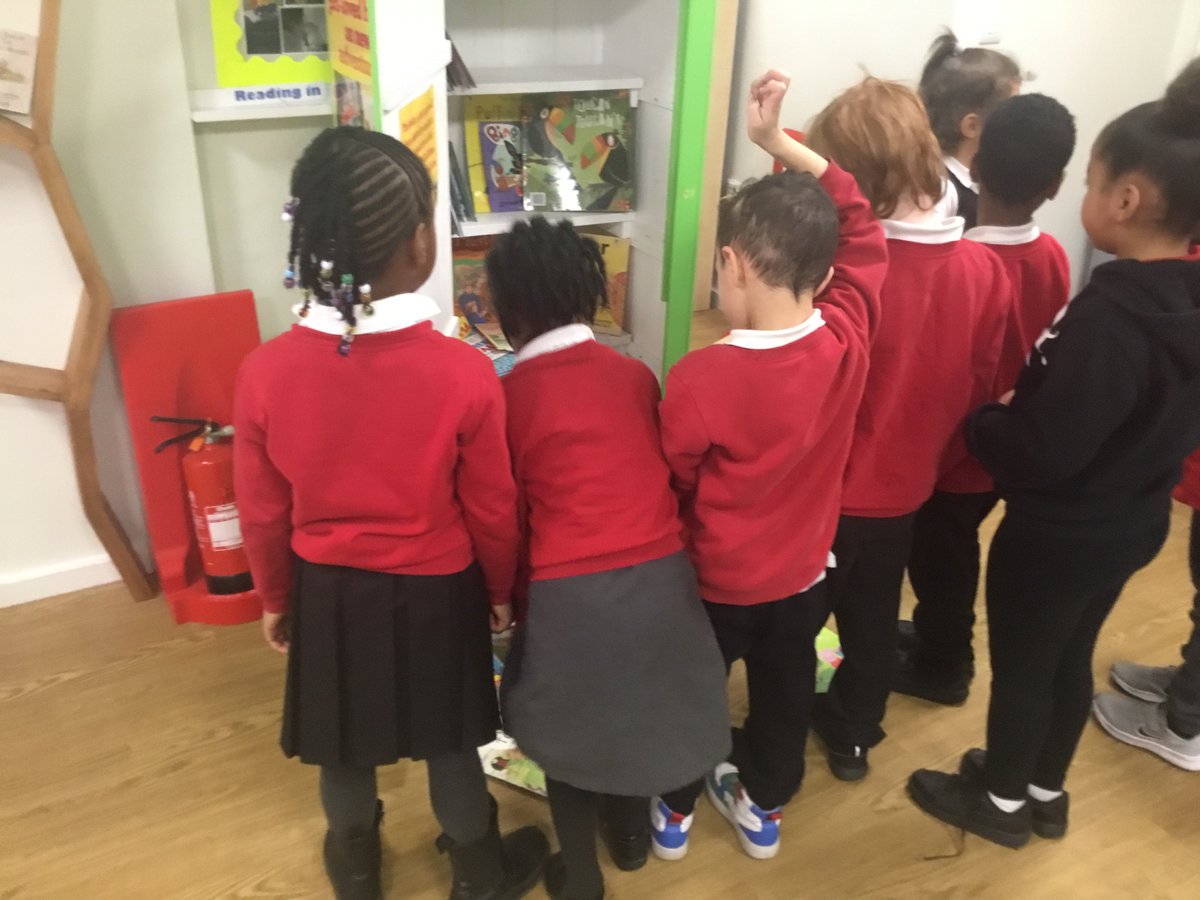 We continued to open a world of adventure and discovery for year 1 and 3 today. ”This book hut is amazing, it has so many book” (year 1 child) #WorldBookDay <a href="/lonbookproject/">Childrens Book Project</a>