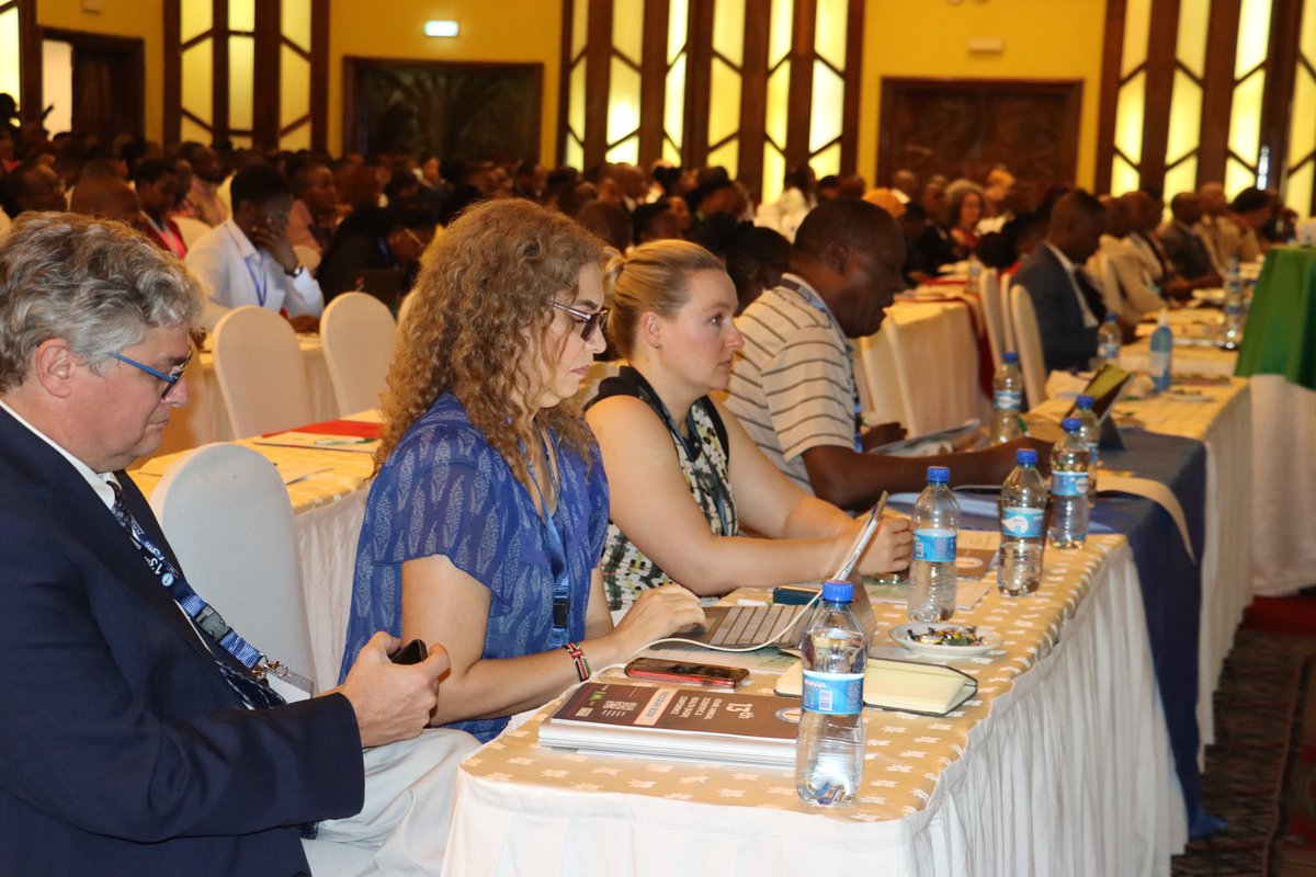 Rotgen_Arnold_'s tweet photo. ●On 15-17th FEB 2023 I was Humbled as A Scientist to share Scientific Findings to #@KEMRI Scientific Platform where Over 1000 delegates from the health, academia &amp;policy sector attended the #KASH2023.The biggest since its inception in 2010 @KEMRI_Kenya @wizara_afyatz @MeLSAT_tz https://t.co/UOAo0mbpmj