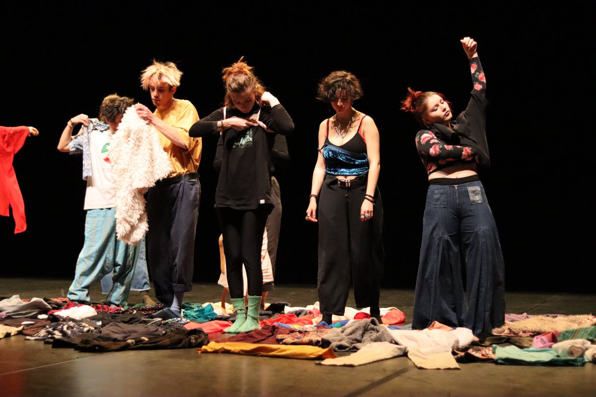 Cette semaine, c'est l'effervescence sur le plateau du Théâtre de l'Agora pour la 9ème édition des Rencontres des Écoles d'Arts ! 
Avec <a href="/EDT91/">EDT 91</a>, l'Académie Fratellini, le Réseau des conservatoires 91 et la Classe préparatoire des arts visuels de <a href="/grandparissud/">Grand Paris Sud</a>