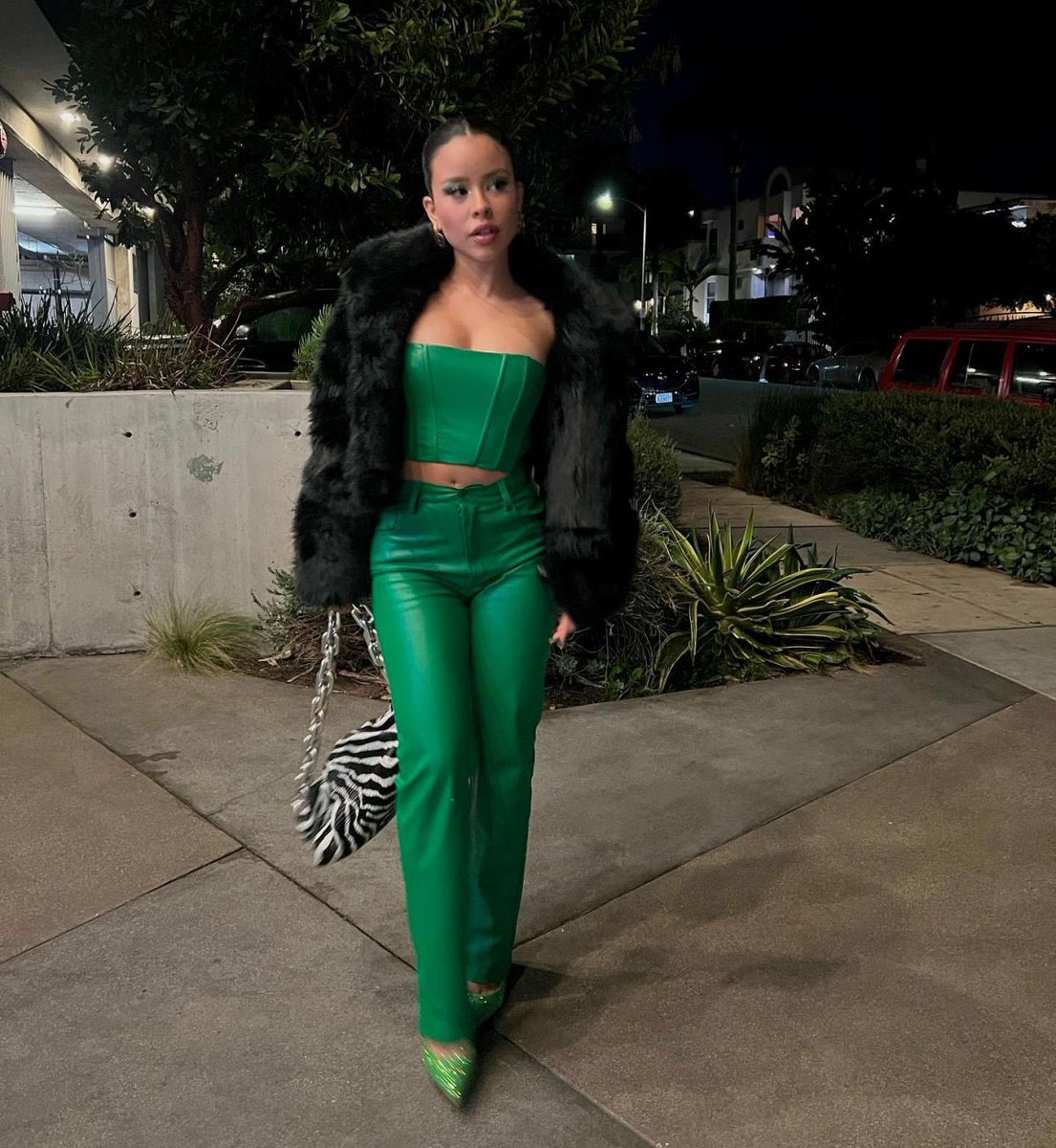 ᅠ
               you can smell the envy.
ᅠ