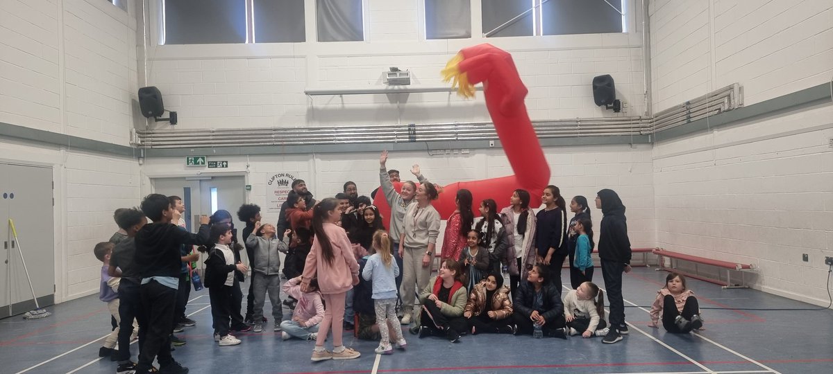 Another successful half term Holiday Club😊👩‍🍳👩‍🍳🙅‍♀️🙅🙆‍♂️🙆‍♀️🙆💁‍♂️🙎‍♀️🙎‍♂️🙍🙍‍♀️🙍‍♂️🧓💛💜💙💚 <a href="/FuturesStreet/">Street Futures CIC</a>,<a href="/nikkihillxx/">nicole hill</a> , <a href="/CliftonPrim/">CliftonPrimary</a>