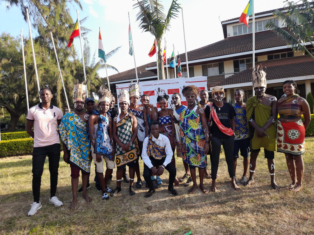 _HitmanOficial's tweet photo. All about today from Africa International University. 💫
#AIUCULTUREWEEK2023
@AIU_SAffairs https://t.co/iqTbYObOny