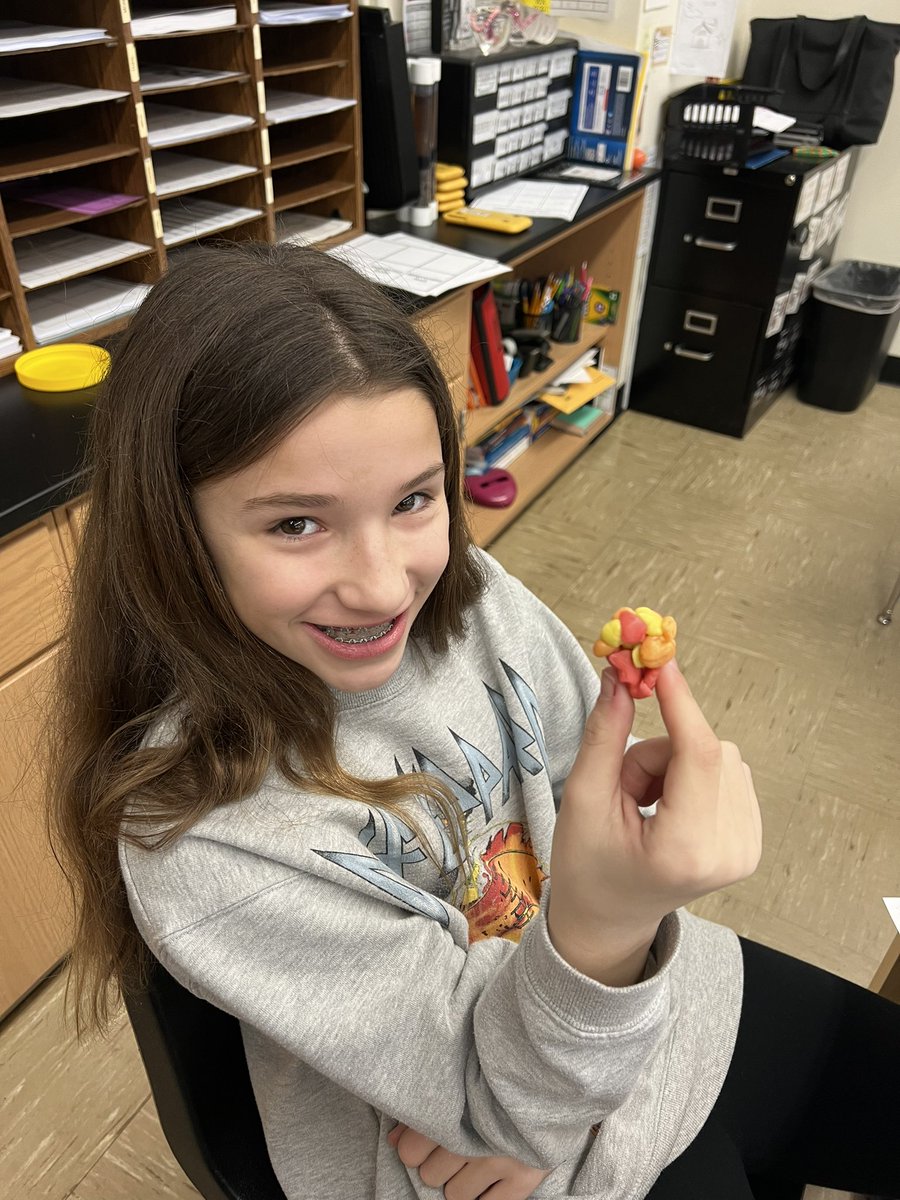 Ms. Sloane tweet media