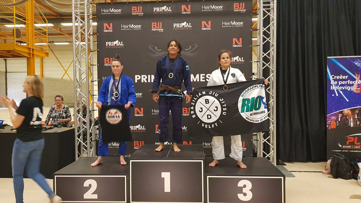 apex_jiu_jitsu's tweet image. Throwback to an awesome BJJ event where Leah crushed it and took home first place! 

🥇👏 We&apos;re so proud of her hard work and dedication to the sport. Keep inspiring us, Leah! 💪 

#throwbackthursday #hardworkpaysoff #inspiration #primalgames #bjjcompetition