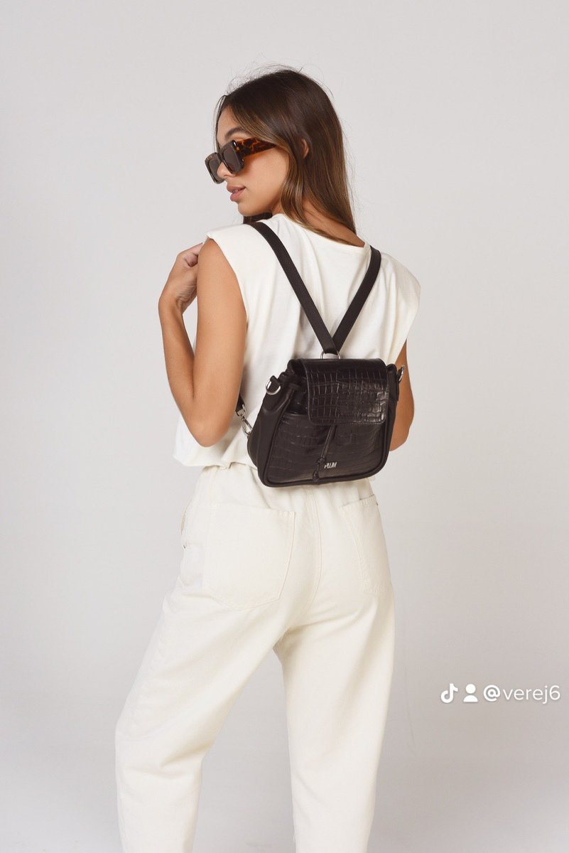 plumshopok's tweet photo. NEW IN ‼️ CARTERA MOCHILA TREVI

Es divina 😍 con bolsillo interno con cierre y otro al frente abierto. ¡La correa se puede cambiar de lugar y utilizar como Mochila también!

¡Conseguí tu Cartera Mochila Trevi con envío sin cargo y en hasta 6 Cuotas Sin Interés! https://t.co/QBynVDrBwj