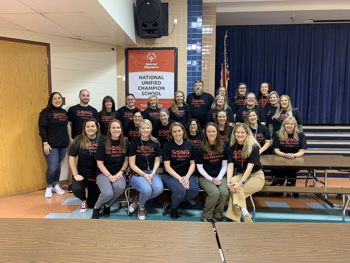TRES pledges to #spreadtheword INCLUSION each and everyday, but especially today!!  #unifiedchampions #nationalbanner <a href="/FCPSMaryland/">FCPS-MD</a> <a href="/SpOlympicsMD/">Special Olympics Maryland</a> #choosetoinclude #bettertogether