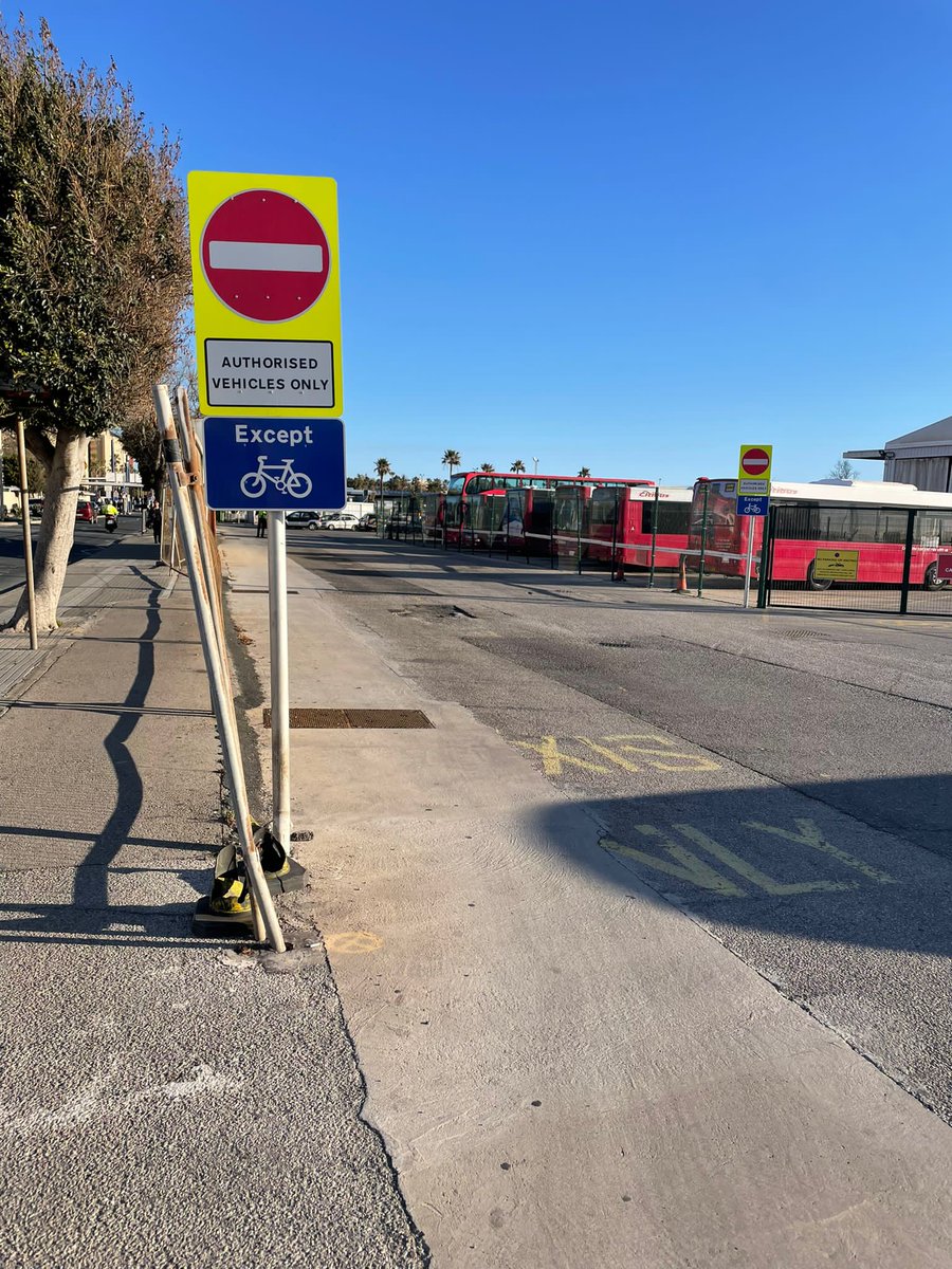 We’d like to remind car drivers & motorcyclists that this road is not to be used as a shortcut to the Frontier/Airport & can result in a £300 fine. The only permitted users of this route are Public Service Vehicles, buses, the emergency services, taxis, bicycles & e-Scooters.