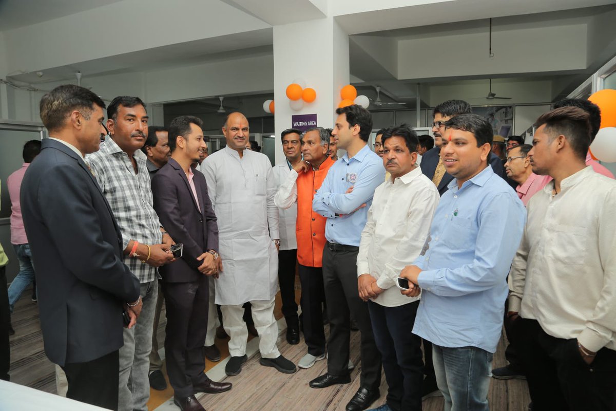 niceshiv's tweet photo. M. P. C. P. JOSHI and others interaction with BOM members of Mewar University on the occasion of blood donation , eye check up and dental care camp in MEWAR UNIVERSITY https://t.co/6pMDw6xx9p