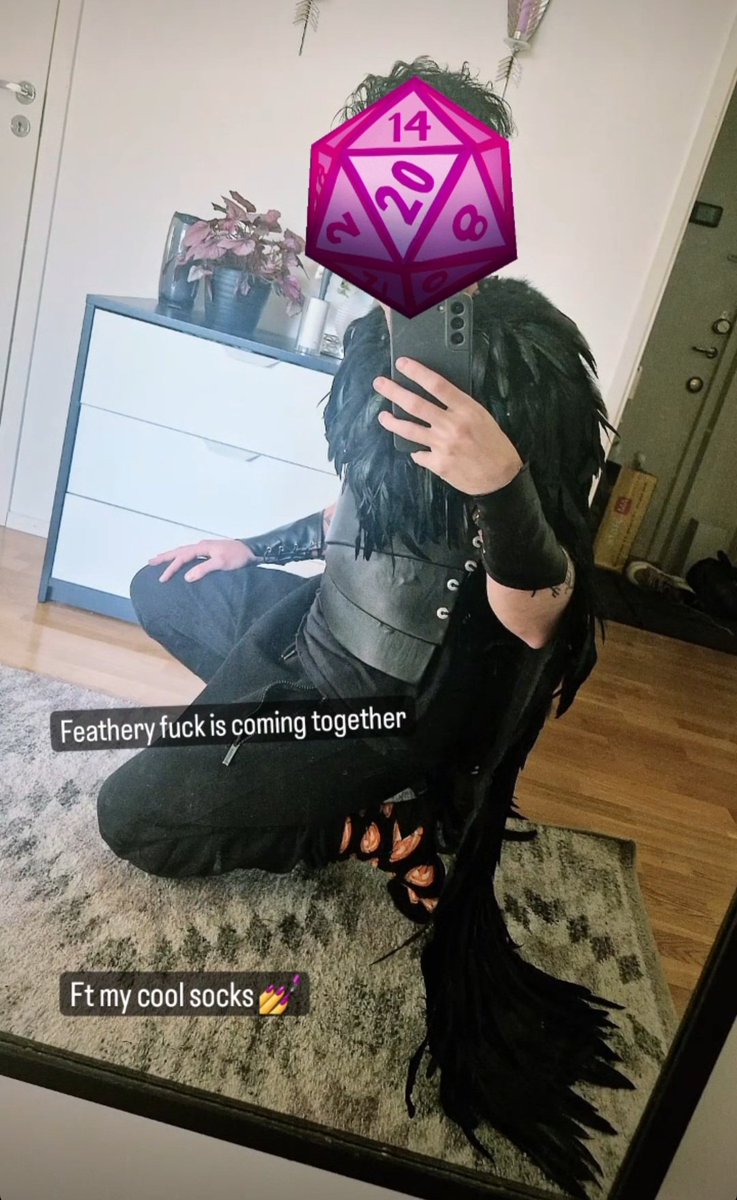 RaveStrifer's tweet image. My update on Vax is FINALLY coming along after YEARS 😳 very excited to cosplay my favorite feathery boy again! #criticalrole #lovm #vaxildan