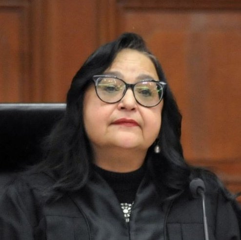 piojo22e's tweet photo. Liberan a Rosario Robles

Descongelan cuentas de García Luna

Descongelan cuentas de Palomino

Cancelan orden de arresto a Cabeza de Vaca

Liberan a Juan Collado

Es difícil q el Poder Judicial funcione, cuando la JUSTICIA y el CRIMEN, trabajan para la DERECHA, no para México. https://t.co/EWvarXX7LF