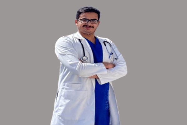 ali_alsalemi's tweet photo. نهنيئ أنسنا وأسرتنا وعموم القبيلة بمناسبة تخرج الدكتور عبدالرحمن بن مخمد بن عبدالرحمن الشهري أبن شقيقي من كلية الطب في جامعة الملك خالد بمدينة ابها
الف الف مبروك ومن نجاح الى ناج الدائم والتميز حليفك باذن باذن وجل https://t.co/F06f26JlXY