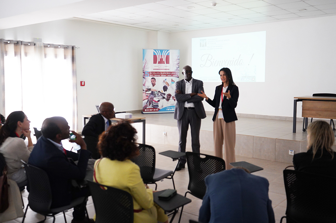 MahtarMbow's tweet photo. [#Visite]
En séjour au Sénégal du 28 février au 1er mars 2023, la délégation de recteurs espagnols a effectué une visite à l’UAM, ce mardi 28 février 2023.

#kebetu #UAM #ErasmusPlus #ErasmusApp #EspaceEducation   #compublique #opportunite #innovation #networking #recherche https://t.co/P2LMYxrWQo