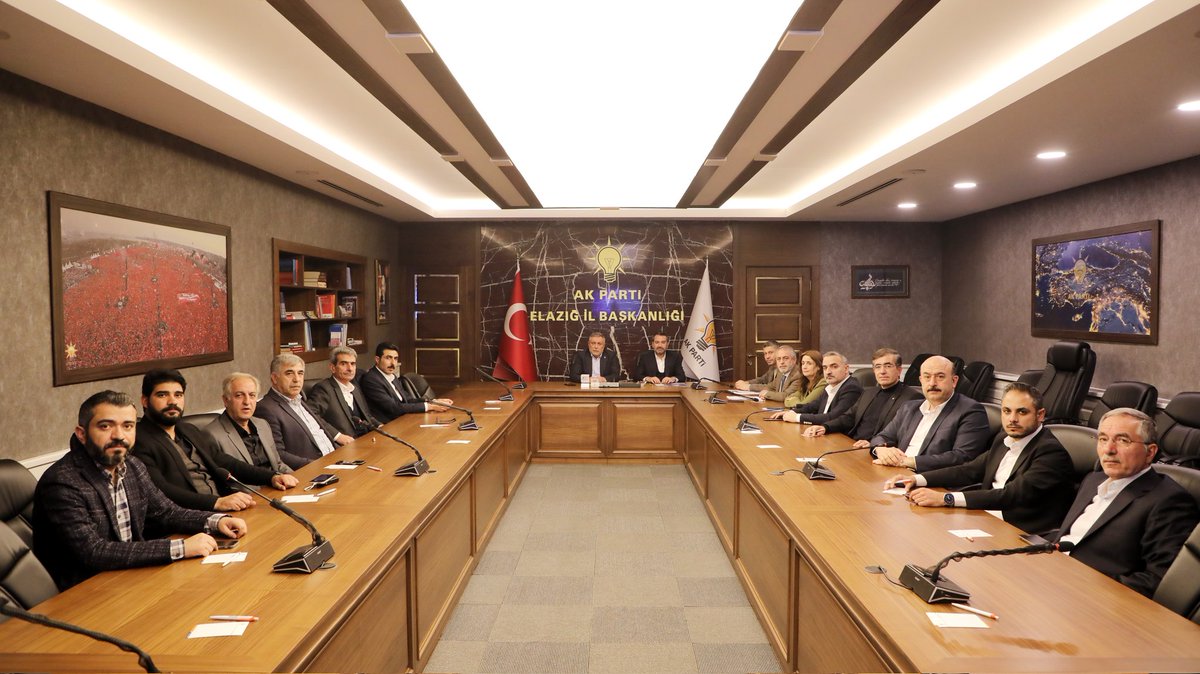 Belediye Meclisi grup toplantımızı Belediye Başkanımız Sn. Şahin Şerifoğulları ile birlikte parti binamızda gerçekleştirdik.

Toplantımızın şehrimize ve vatandaşlarımıza hayırlı olmasını diliyorum.

<a href="/Akparti/">AK Parti</a> <a href="/erkankandemir/">Erkan Kandemir</a> <a href="/sahin_serifoglu/">Şahin Şerifoğulları 🇹🇷</a>
