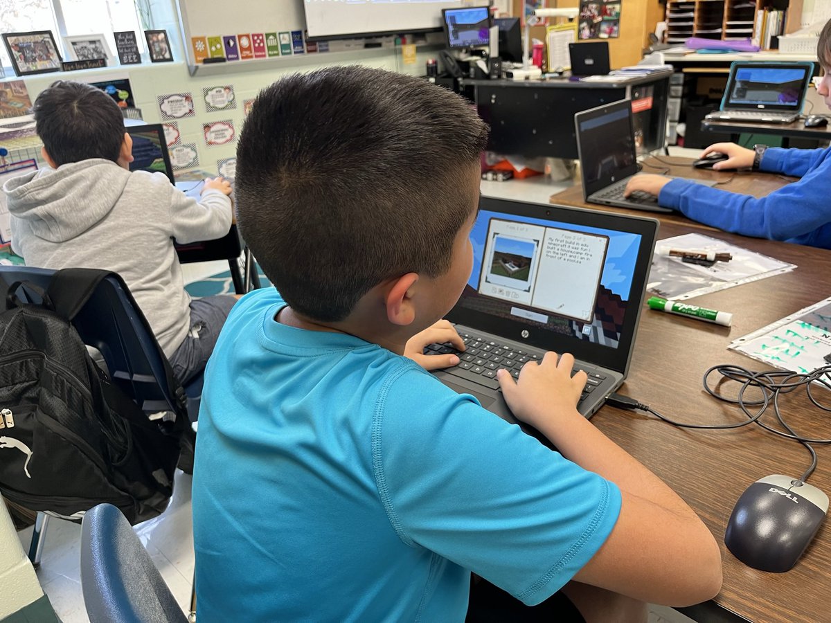 Thank you @TechCoachRobles for co-modeling and supporting me w/ introducing @PlayCraftLearn to 5th grade GT students @NISDWanke! We definitely learned some new #MinecraftEdu vocabulary 💎 Loved seeing their structures that included their architectural features 🏛️