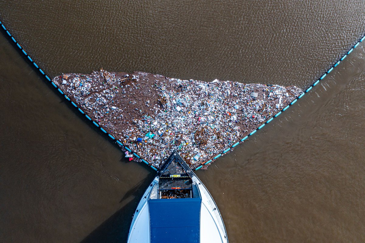 TheOceanCleanup's tweet photo. Another strong performance from Interceptor 007, capturing plastic to keep it out of the Pacific Ocean and away from the coastlines of LA County during last weekend's storms in California.

Our operators are offloading and confirming the total amount caught - stay tuned. https://t.co/YOhOSrgr7t