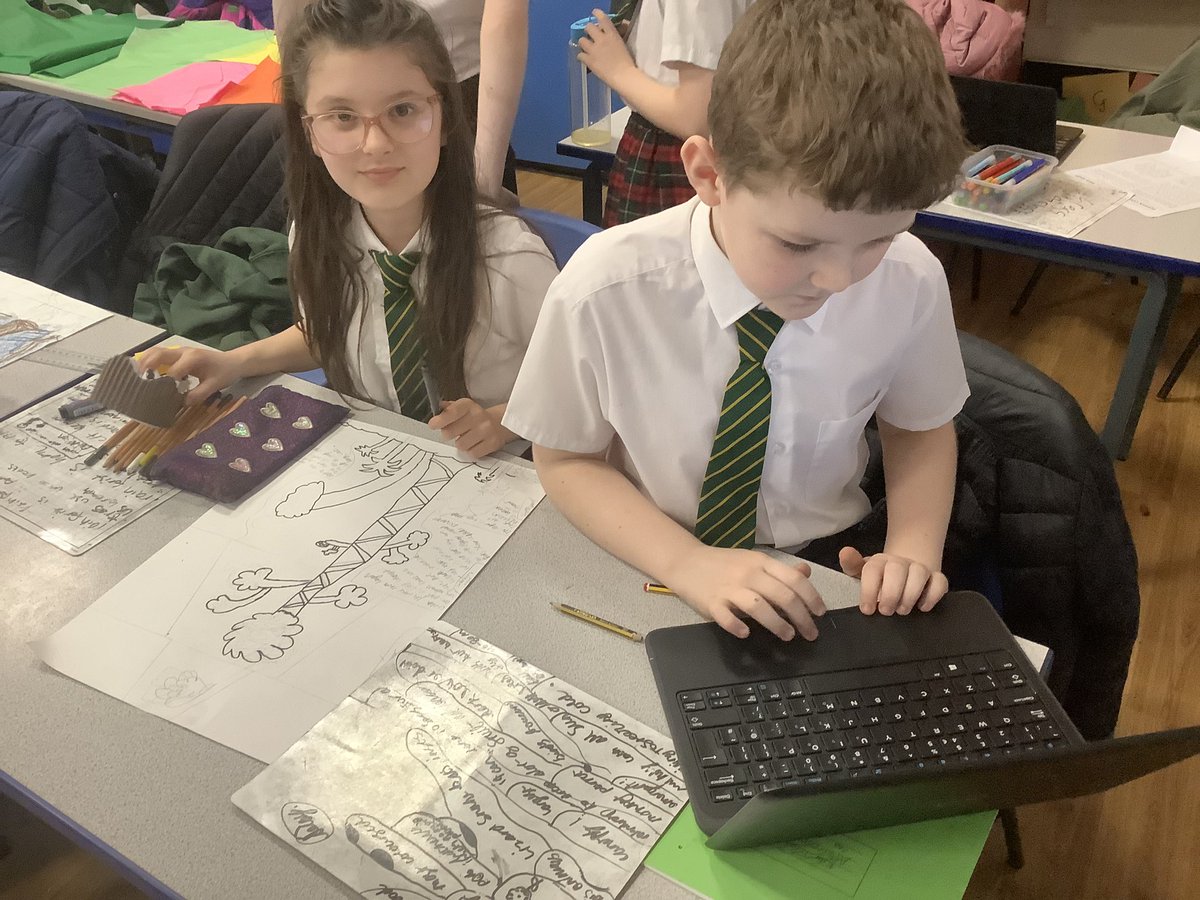 pp_accrington's tweet photo. #Class15 have been using their research skills to discover different plants and animals that live in the rainforest biome, to be able to create a collaged information poster. #creativity #collaboration https://t.co/fHuhxD60VR